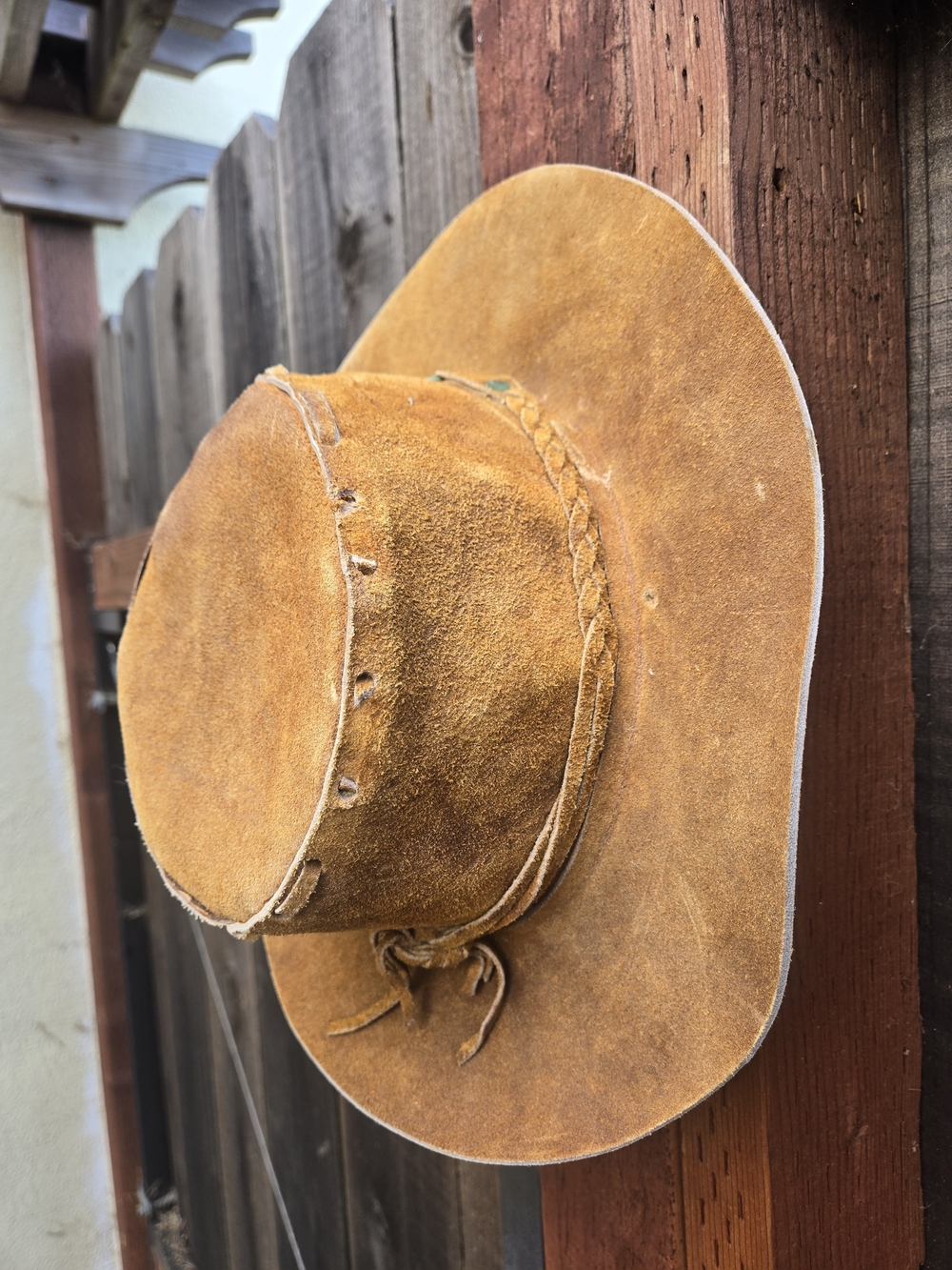 Suede Western Hat in Brown - Classic Ranch Style